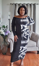 Load image into Gallery viewer, Abstract Mami - Royce Essentials